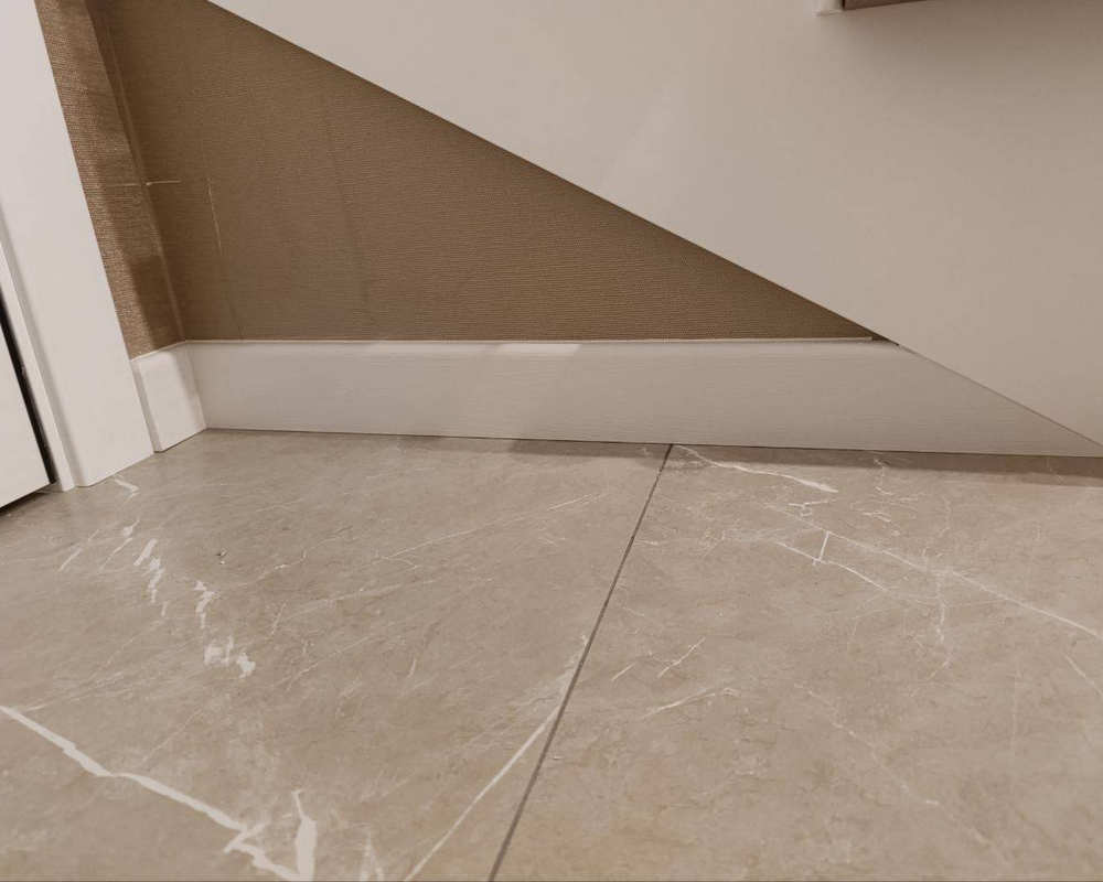 Плинтус МДФ Лука Пл 100-1МДФ.2700.Point line 24040 Дуб кантри белый