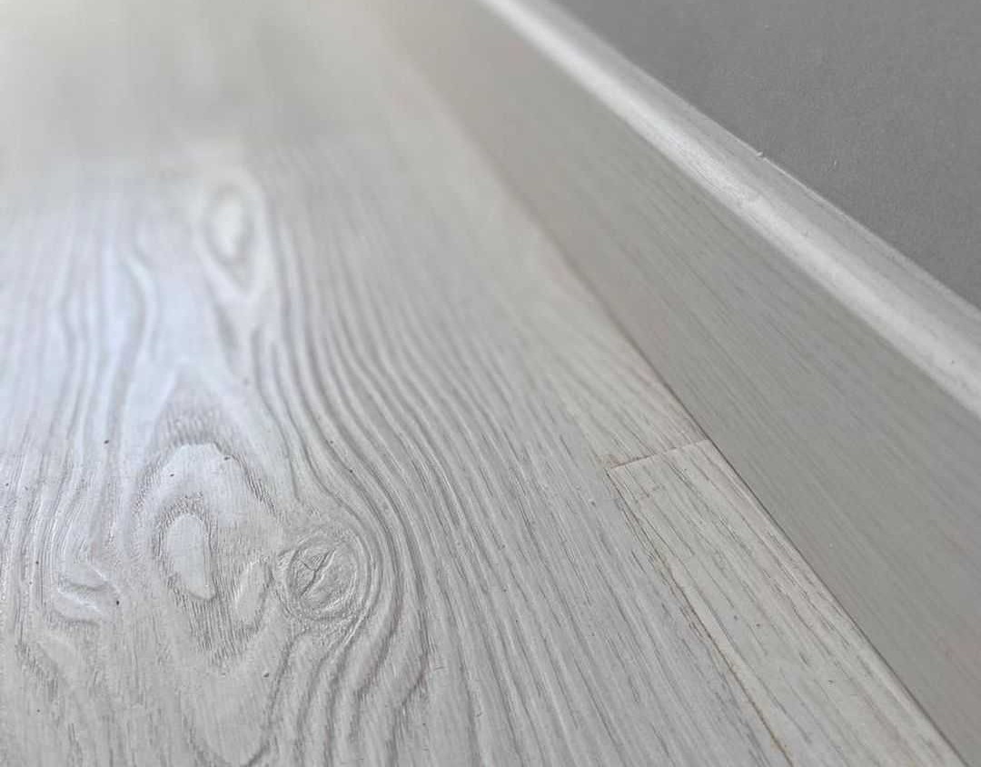 Плинтус МДФ Лука Пл 80МДФ.2700.Point line 24015 Дуб оверленд