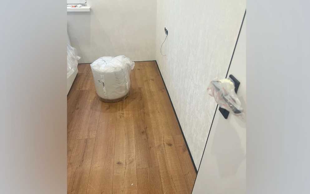 Микроплинтус MSAPL 01.2700.15 Анод черный