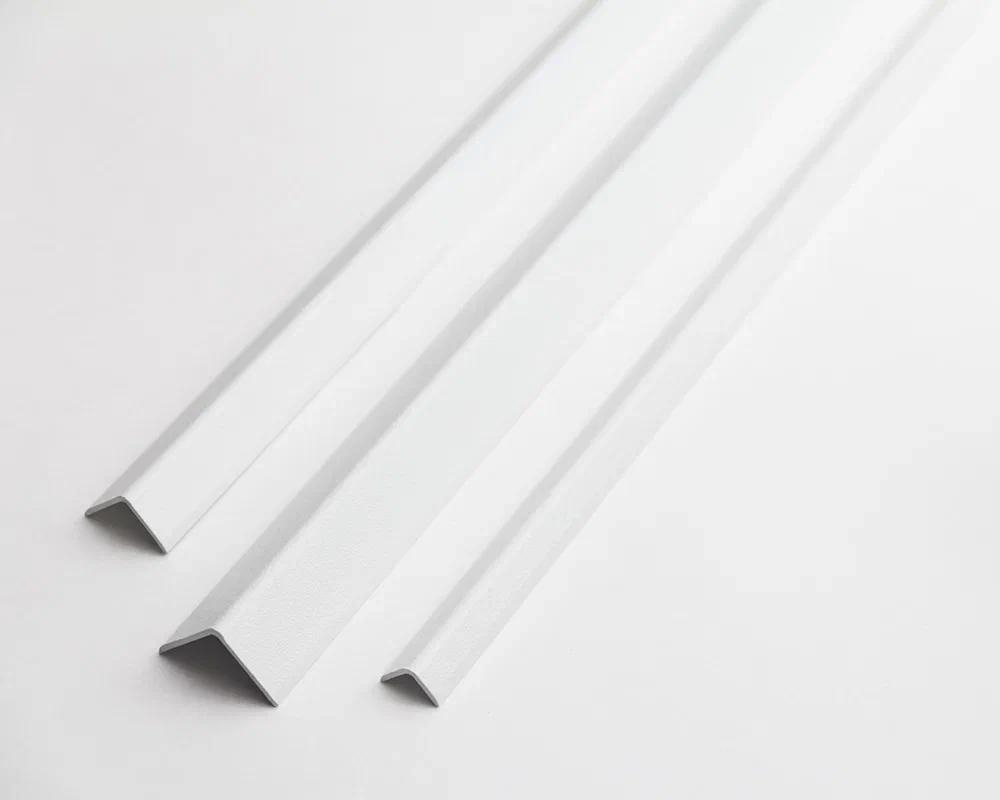 Угол ПВХ 20*10*2,7 м Белый