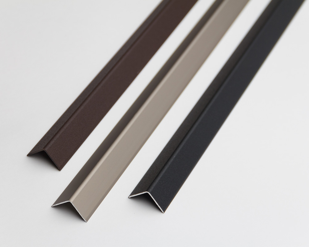 Угол наружный алюминиевый УО 18-27.2700.059