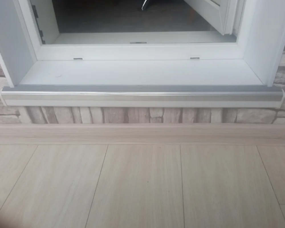 Порог одноуровневый ПС 08.900.042л Шампань